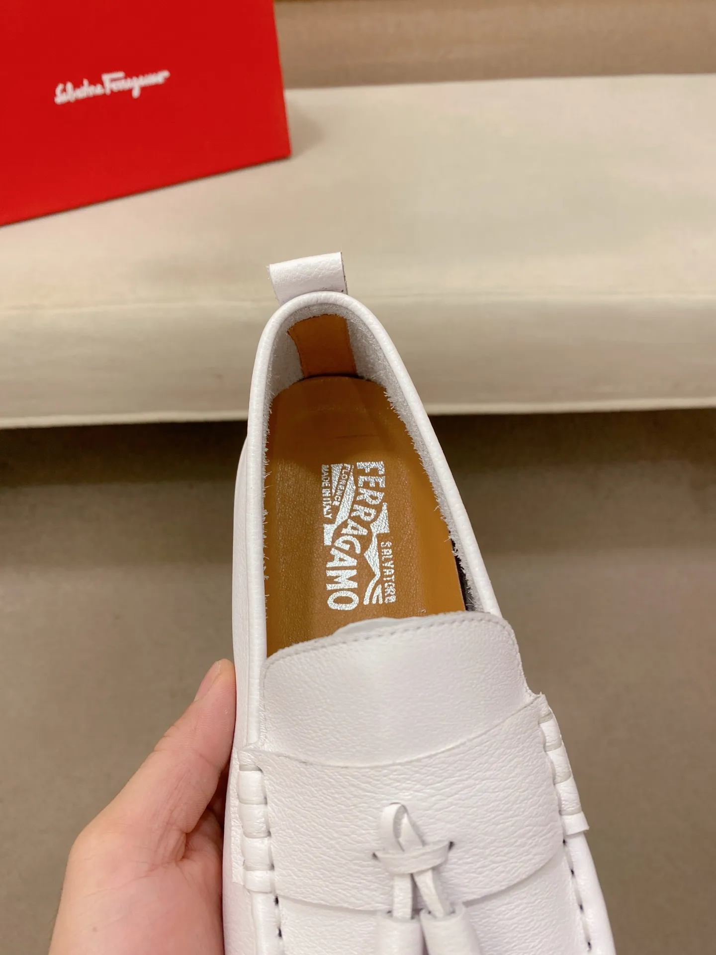 Factory price 500💰 Original Ferragamo men's shoes! The world's top brands...Luxury quality...//Fashion and high-end footwear 👍💪🏻...give you a low-key luxury comfort experience👍. The upper is made of pure Italian imported original cowhide and sweat-absorbent sheepskin lining. It is comfortable and breathable, high-end and classy... luxurious and noble!! .. OEM factory shipment [Hug] stall.. Original board. Welcome to taste..38--44.